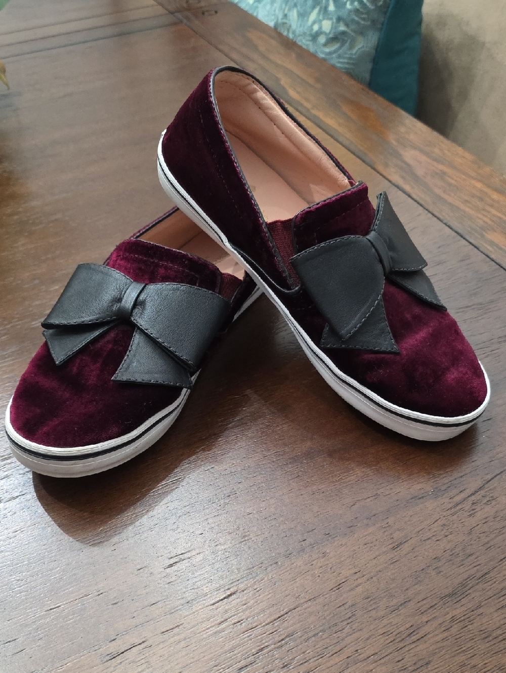 KATE SPADE size 6.5 B Velvet Bow Slip-On Sneakers in Burgundy